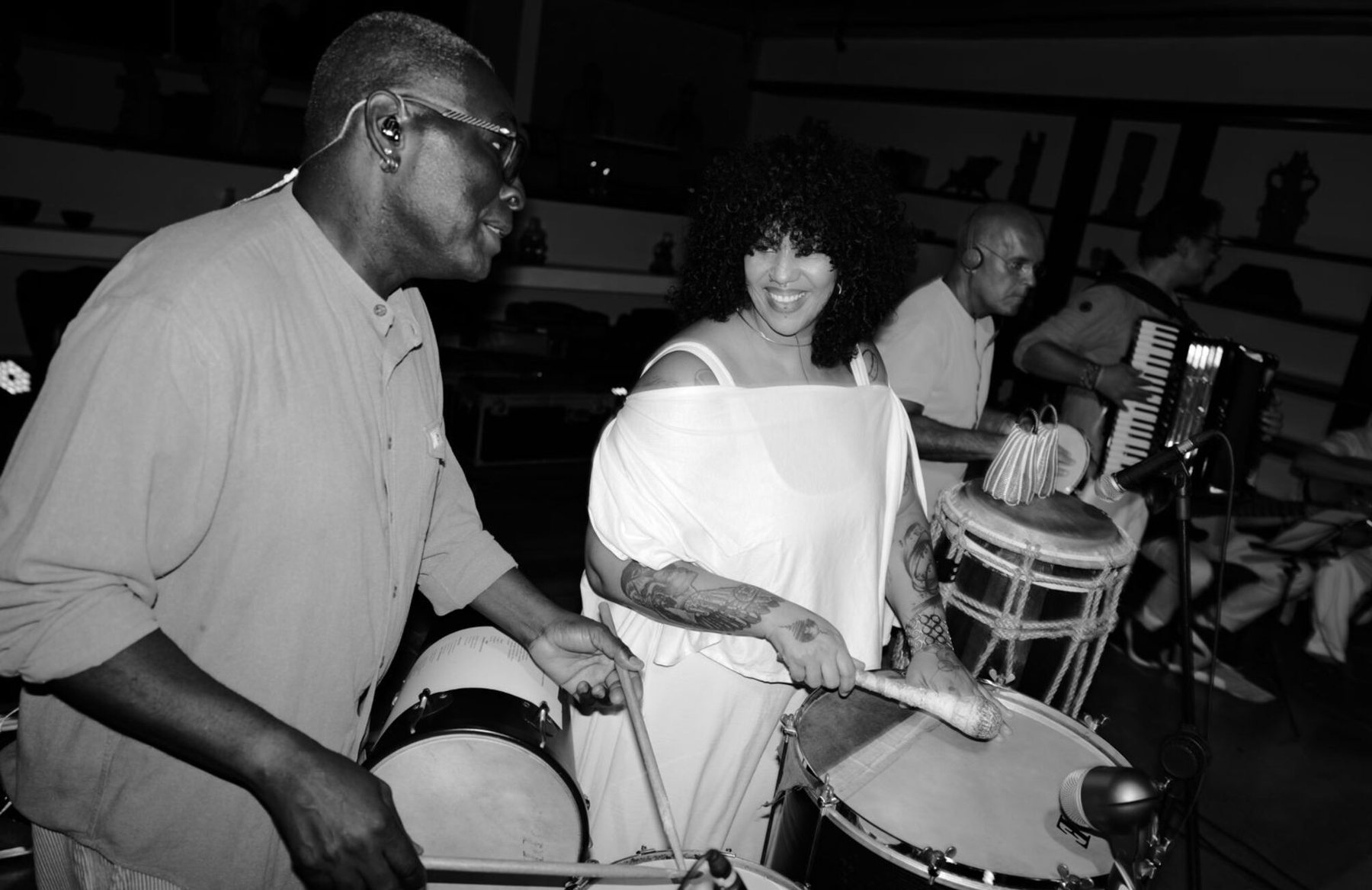 Musicians playing for the guests on the Kunumi evening at Sítio Roberto Burle Marx, Rio